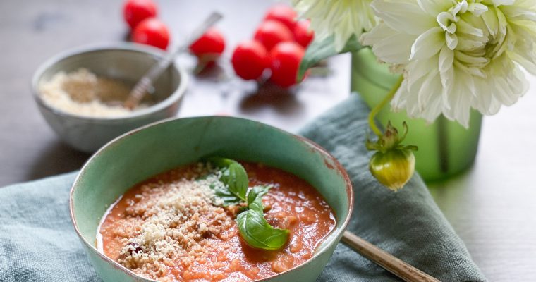 Orkaitėje keptų pomidorų sriuba
